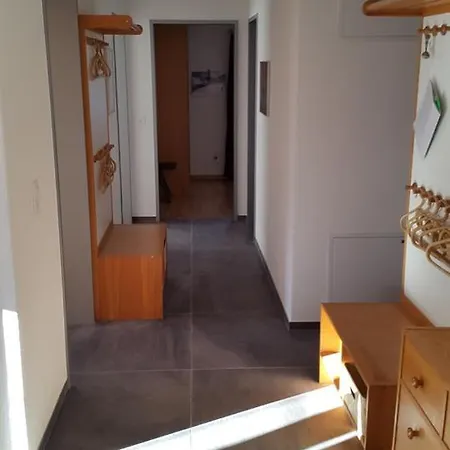 Wandelgruen Apartment Lenk